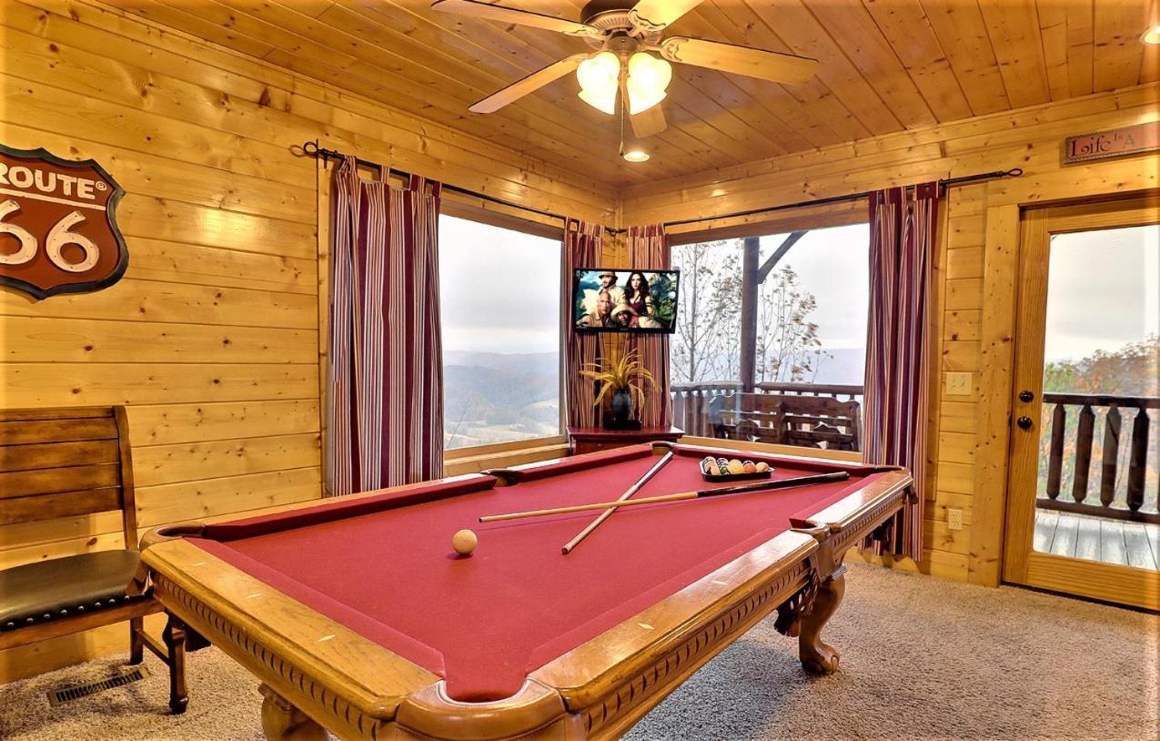 A Natural High Pigeon Forge Exterior photo